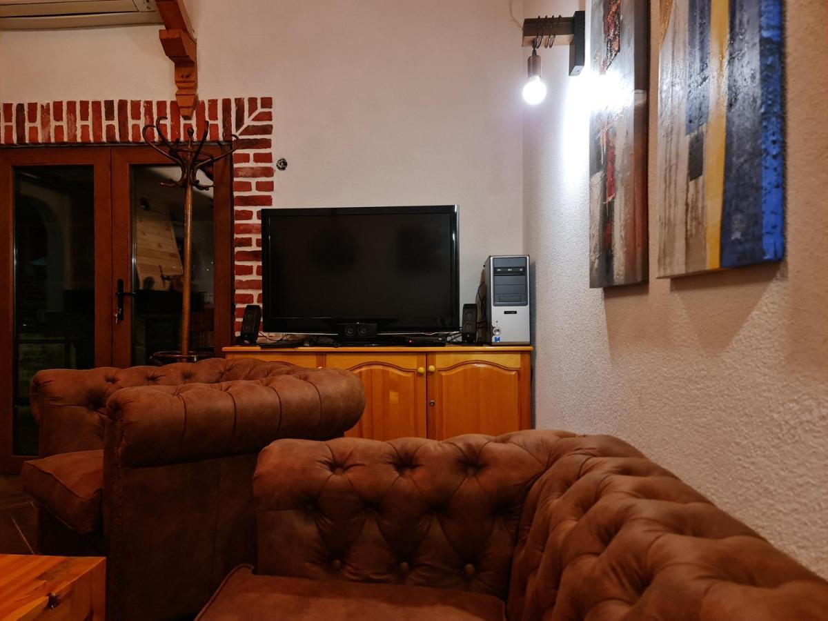 Къща За Гости Каза Роза - Swiss Style Chalet Casa Rosa Guest House Kyustendil Ngoại thất bức ảnh