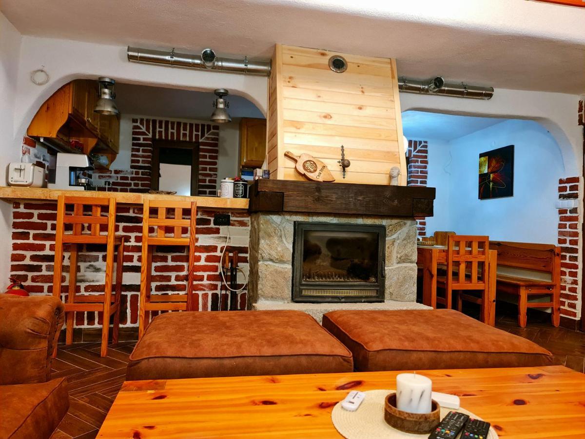 Къща За Гости Каза Роза - Swiss Style Chalet Casa Rosa Guest House Kyustendil Ngoại thất bức ảnh