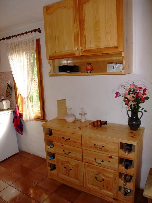 Къща За Гости Каза Роза - Swiss Style Chalet Casa Rosa Guest House Kyustendil Phòng bức ảnh